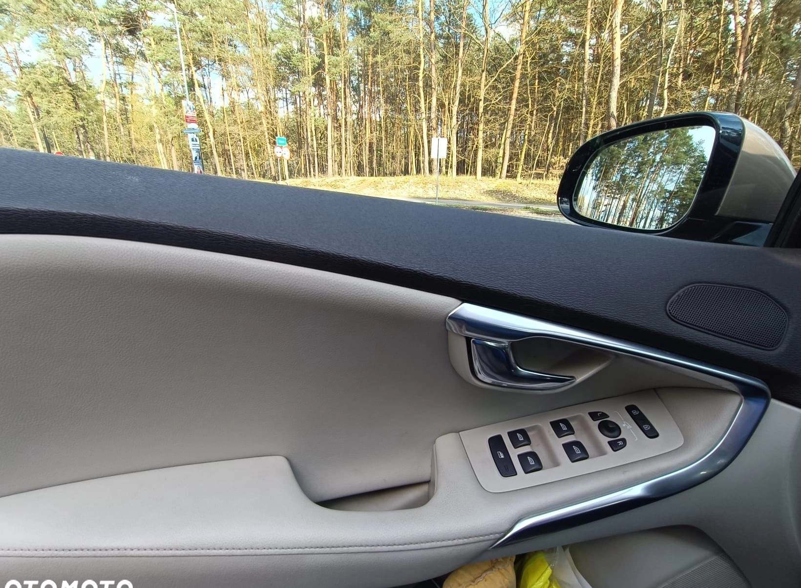 Volvo V40 cena 35900 przebieg: 302000, rok produkcji 2013 z Żerków małe 56